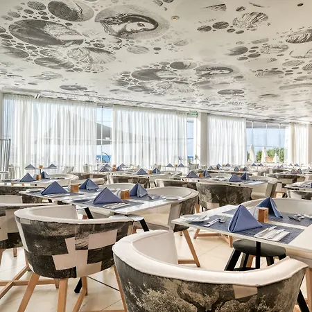 King Jason - Designed For Adults By Louis Hotel