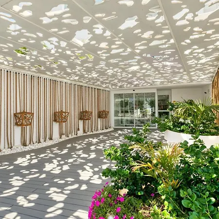 Hotel King Jason - Designed For Adults By Louis 4*