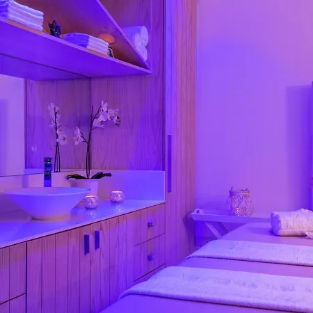 Hotel King Jason - Designed For Adults By Louis 4*